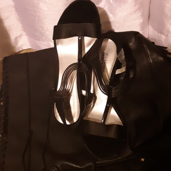 Kenneth Cole Dress heel - Picture 3 of 3